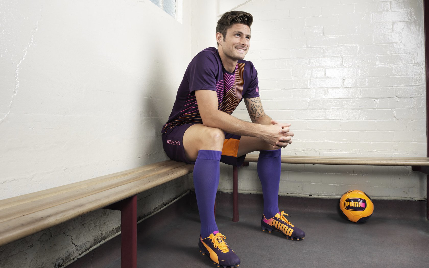 曼联在未来窗的每笔引援都需兼顾即战力与潜力价值,曼联最新引援目标